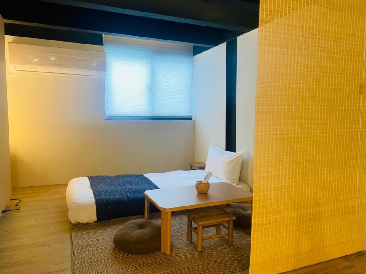 捉鳳凰 台南百年老宅包棟導覽民宿系列catchphoenix Centennial Guesthouse エクステリア 写真